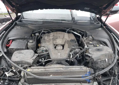 2017 Maserati Levante Sport из США, поврежденный, VIN ZN661XUS1HX243202